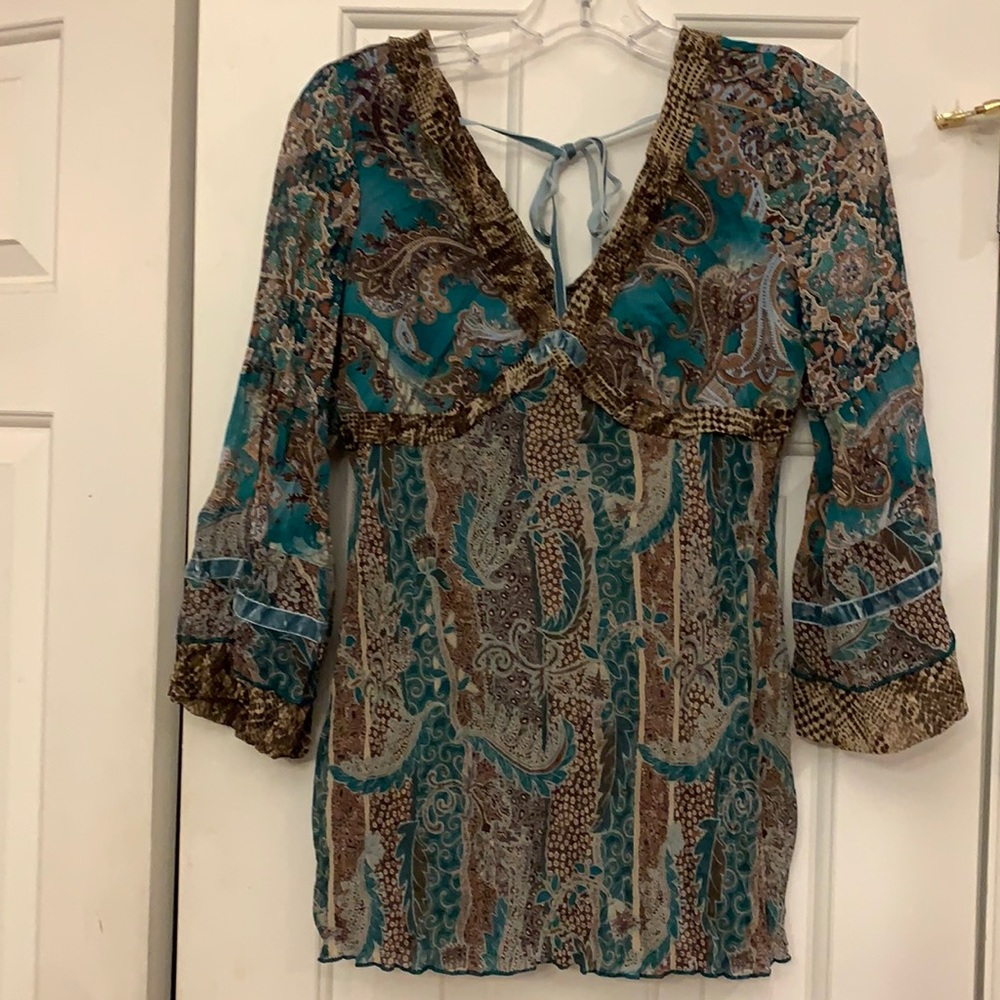 😍 Mix It Gorgeous Top Boho Sleeves Velveteen accents